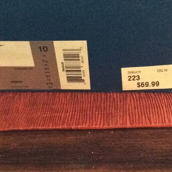 Rebok women’s size 10 sneakers black white used - Picture 6 of 6